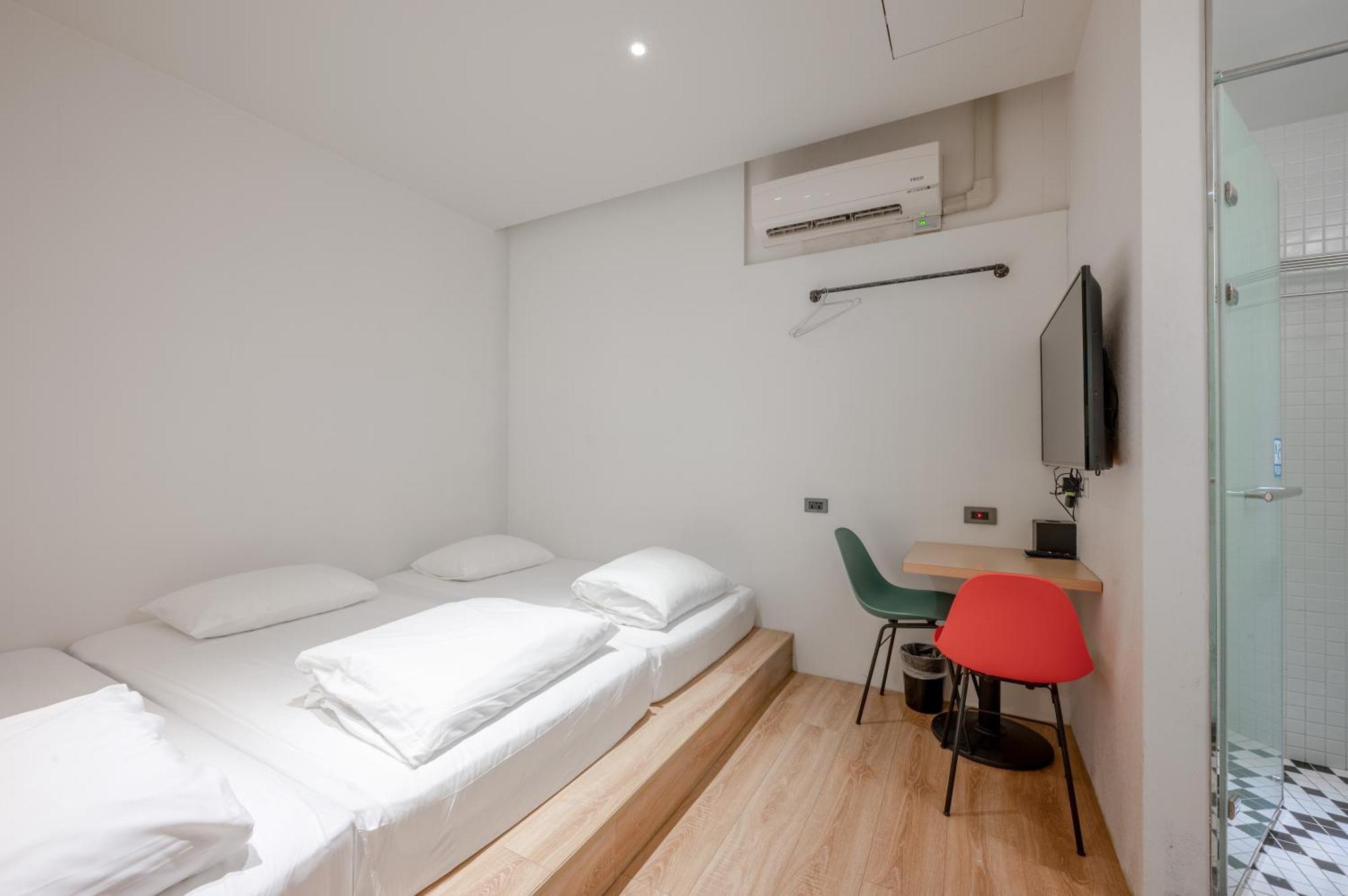 Light Hostel Hualien Exterior photo