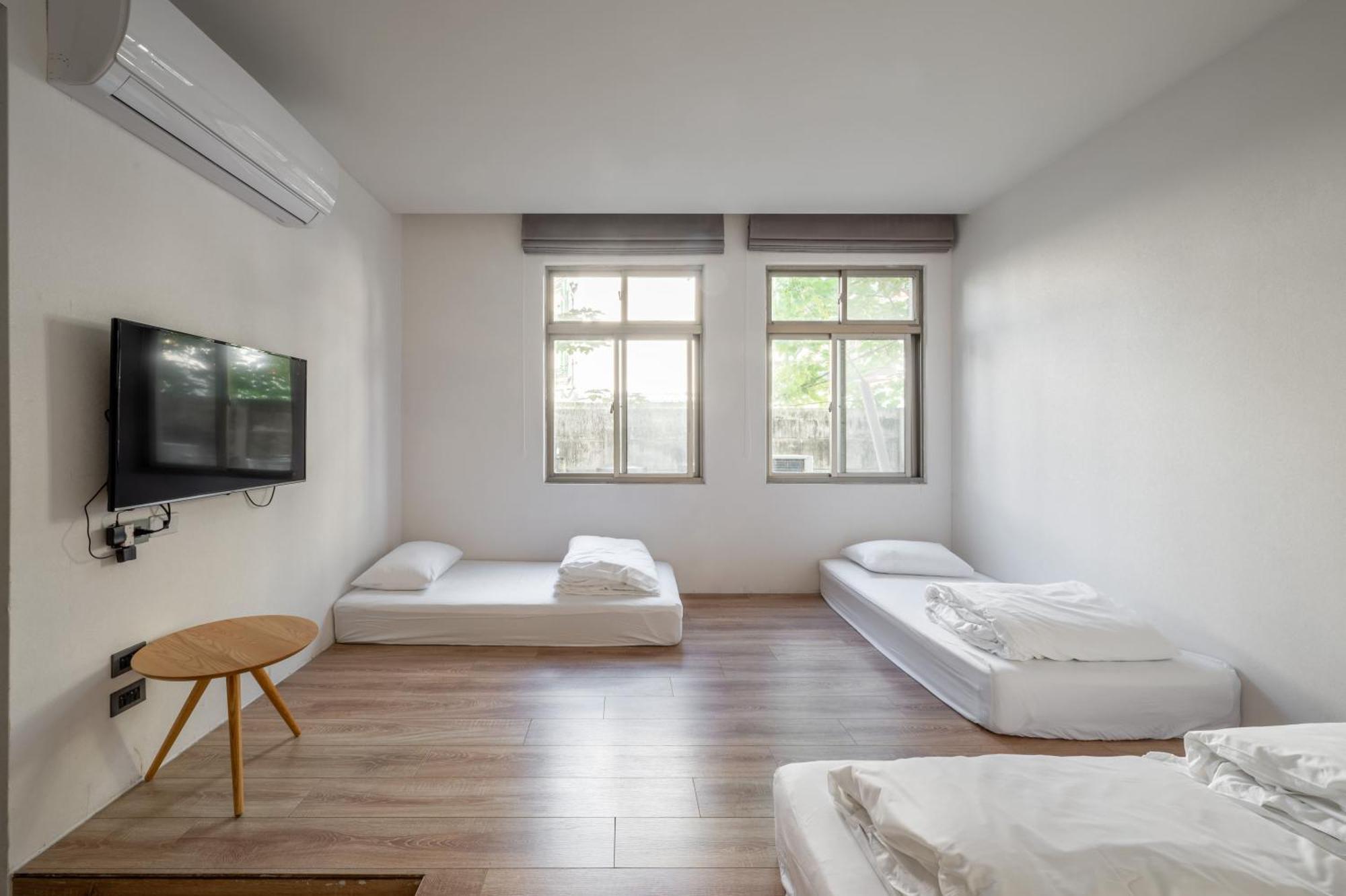 Light Hostel Hualien Exterior photo