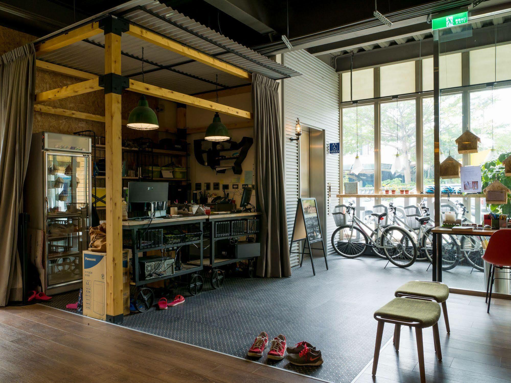Light Hostel Hualien Exterior photo